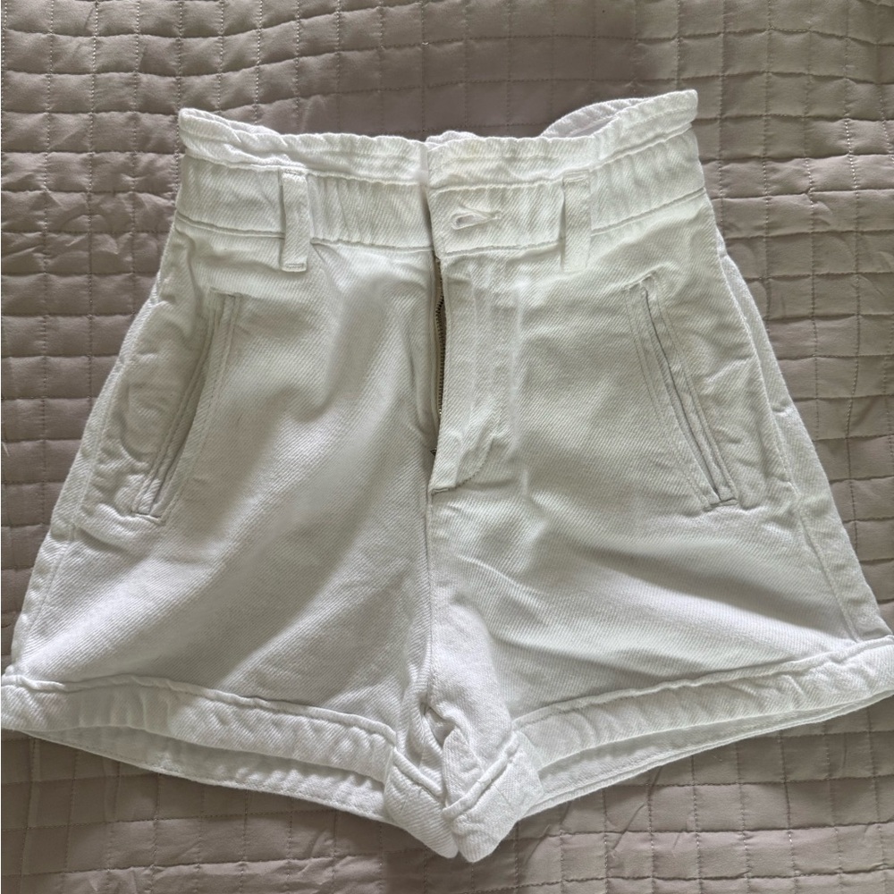 Zara White High-Waisted Shorts